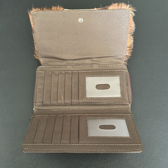 Cowhide wallet - Picture 2 of 3